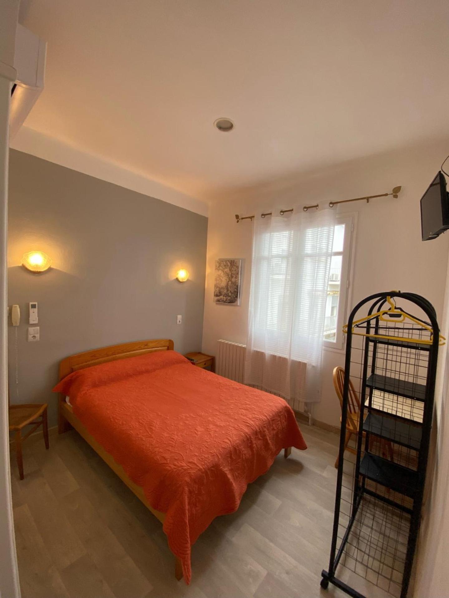 Hotel Le Floreal Le Soler Bagian luar foto