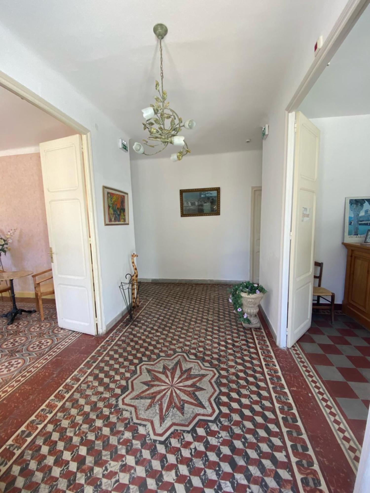Hotel Le Floreal Le Soler Bagian luar foto